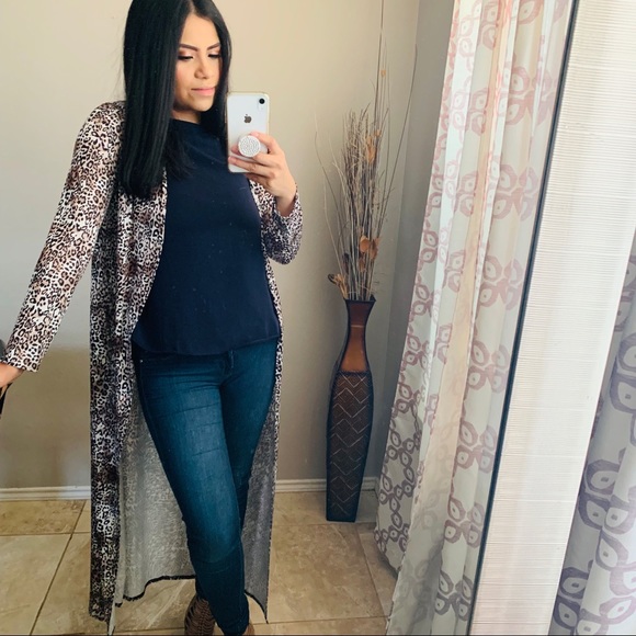 Silky Leopard Print Long Duster - Picture 3 of 3